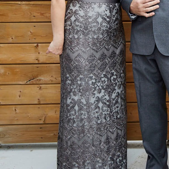 Mother of the bride & groom dress/ evening gowns - Picture 3 of 8